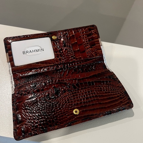 NWOT - BRAHMIN ADY WALLET - SOLD OUT - Toasted Macaroon - AUTHENTIC - Picture 5 of 9